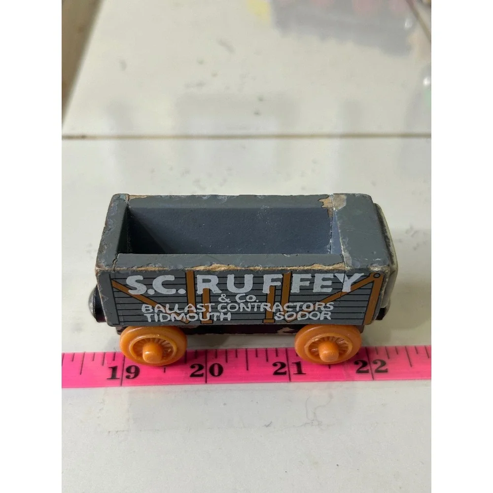Thomas & Friends Wooden Railway S.C. Ruffey Troublesome Truck Ballast Car Grey